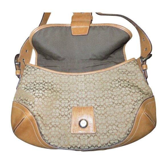 SOLD Coach 2004 Vintage Soho Signature C Jacquard Canvas & Leather Buckle Bag - Picture 6 of 15